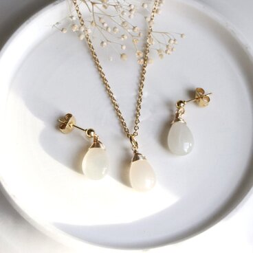 【新春福袋2026】月光のホワイトムーンストーン ピアス＆ネックレスセット｜天然石｜サージカルステンレス —Moonl