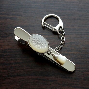 ホワイトシェルのキークリップ《KC-4》