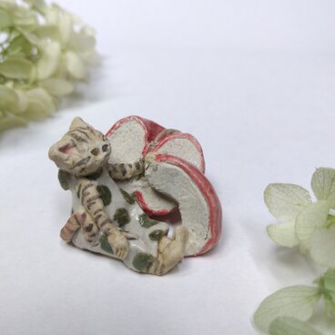 りんごとキジネコ【ちいさな世界】