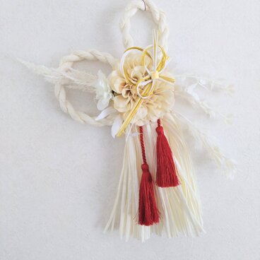 フレンチなお洒落しめ縄リースで新年を迎えませんか？（ホワイトB）