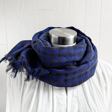 秋冬 イタリアンリネンのストール　ギンガムチェック　ブルー×黒