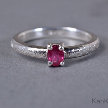 ルビーのリング