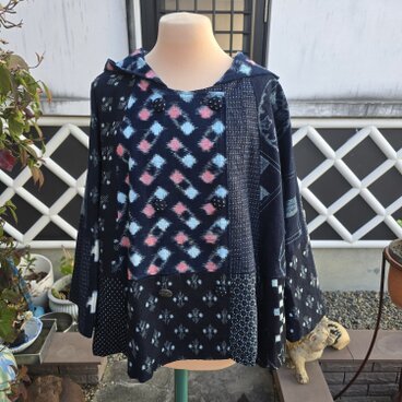 着物リメイク　絣　パッチワーク　リバーシブル　フード付き　ケープコート