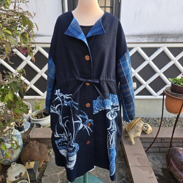 着物リメイク　筒描きとチェックの木綿　コート　絹の裏地付き