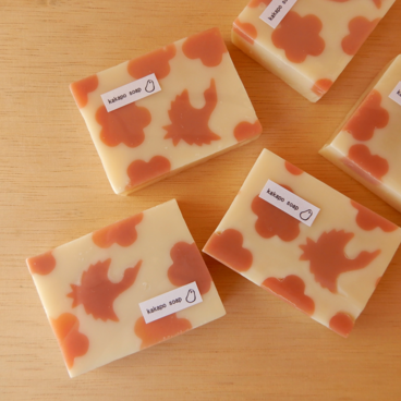 鶴と梅　せっけん　（オレンジ・フランキンセンス・ローズマリー）