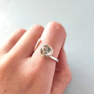 【1点もの】クローライトインクォーツ/緑/グリーン/しっぽ/内包物/覆輪/silver925/リング【フリーサイズ】