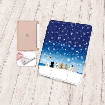 手帳型iPadケース【バックカバー：ソフトタイプ】片面印刷/カメラ穴有【ほのぼのにゃんこ（雪花）】（名入れ可））