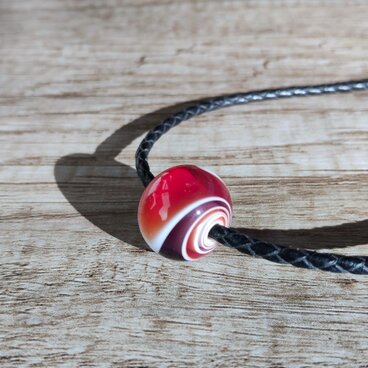 とんぼ玉　ネックレス　赤渦