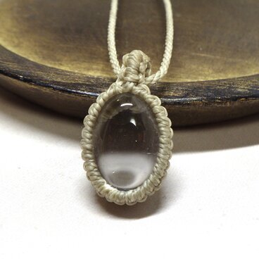 透明な輝きのシンプル水晶ネックレス