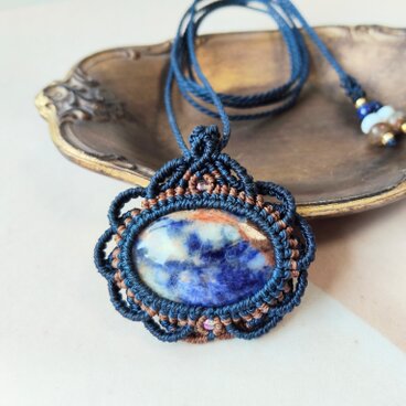 地球の宝石 - ソーダライトのレースネックレス