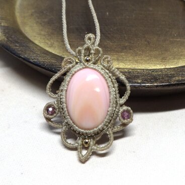 優しい夢：クイーンコンクシェルネックレス(ベージュ）