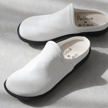 履いたそばからなじむサボ　白