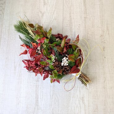 少し小さ目・若松とお多福南天のお正月飾り（カラフルな水引き）