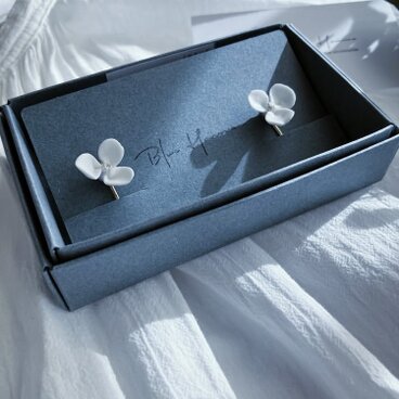 白磁　天草陶花　イヤリング　オモダカ