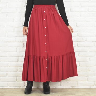 チェリーレッドのティアードスカート