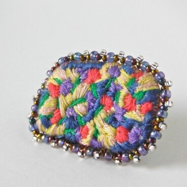 スコープ ブローチ -散らばるお花-