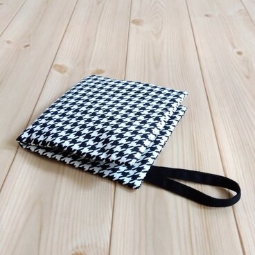 持ち手付き　携帯ティッシュケース　ボックスティッシュから詰替え　ペーパータオルケース　千鳥格子　ブラック　562