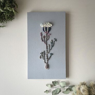 【一点もの】『手紡ぎ糸のお花. d'』手刺繍ファブリックパネル　