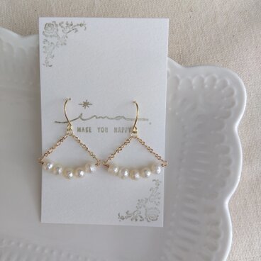 14kgf カット淡水パールの変わりチェーンカーブピアス