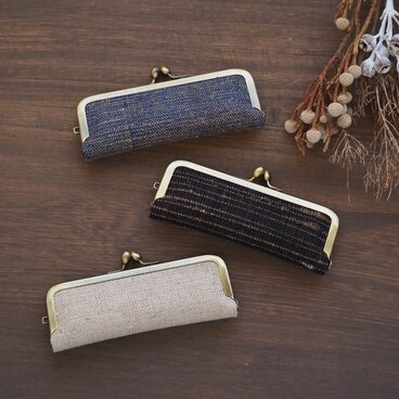 ■手紡ぎ、手織りシルク・ウールのがま口印鑑ケース 【Lサイズ】 / d■ hanko case (L-gmi-d)