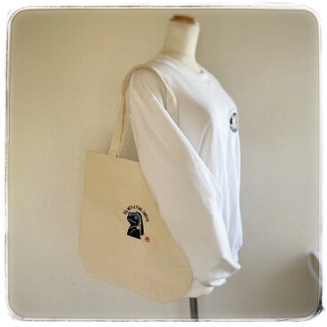 真珠イヤリングのカエルのトート キャンバス　青いターバン　お散歩バッグ　マザーズバッグ　名入れ可