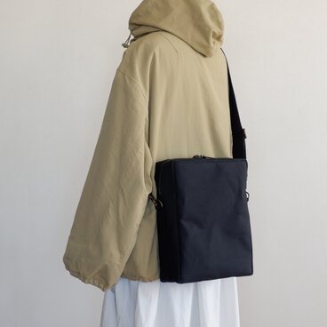 ショルダースクエア タテ 黒 / 6号帆布