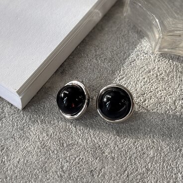 PA455-【 AVON 】エイボン・ヴィンテージピアス 1980's Black Cabochon Silver Tone