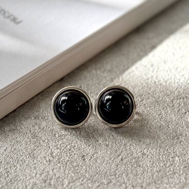 YA220-【 AVON 】エイボン・ヴィンテージイヤリング Black Cabochon Silver Tone