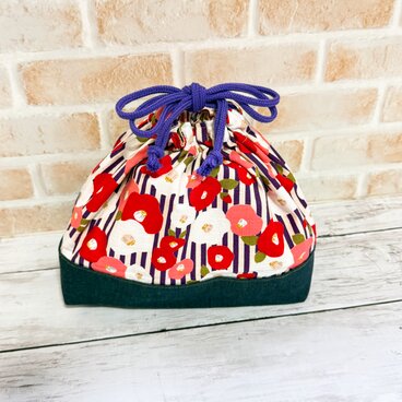 ちょっと大きめ　お弁当袋　【和柄・ストライプ×椿】