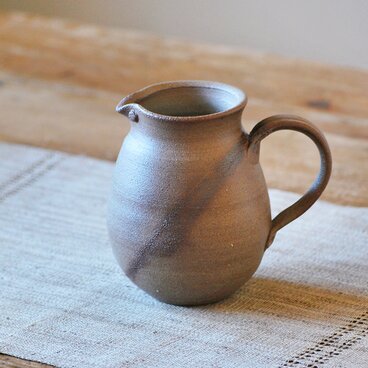 焼き締めのピッチャー　bird