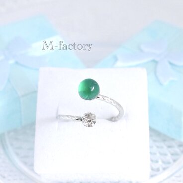 ✧小さな宝石キャンディ✧ グリーンオニキス　華奢見えフォークリング　天然石　指輪