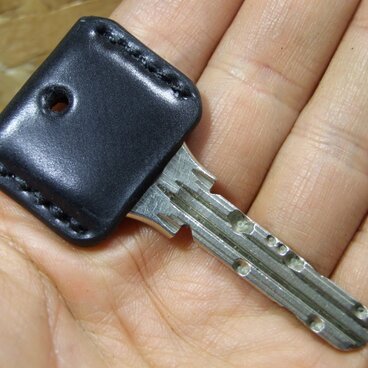 オイルコードバンのキーカバー 黒