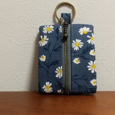 イヤホン入れ　3