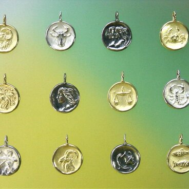 星座コイン／アンティークテイストの Ｋ１８ ペンダントトップ