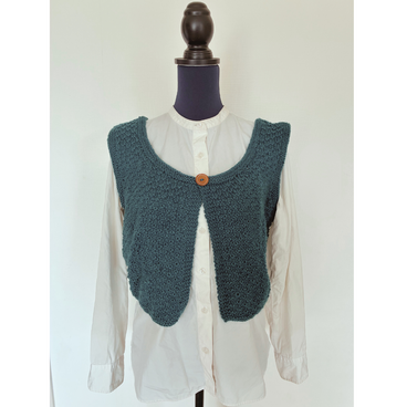 なぜだか森でピクニックしたくなるリバーシブルベスト(グリーン）