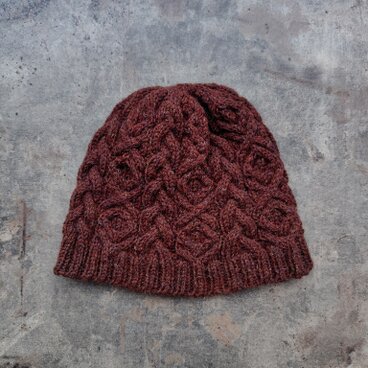 Hand-knitted Plain Beanie / xoxo