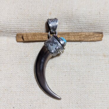 イーグルクロウ　ペンダント　モレンシターコイズ