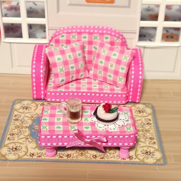 ピンクチェック柄ソファ6点セット　樹脂手作りケーキ・アイスコーヒー付き