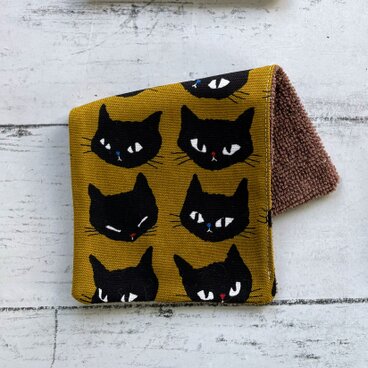 猫　ハンカチタオル　ハーフハンカチ　マスタードイエロー　名入れ　マイクロファイバータオル