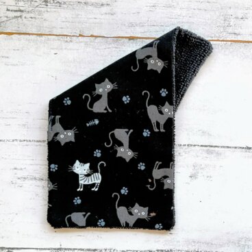 猫　ハンカチタオル　ハーフハンカチ　黒　名入れ　マイクロファイバータオル