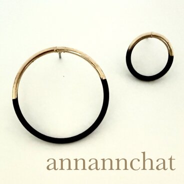 【【 ゴールド・黒　 フープ　asymmetry　輪っか　ピアス】