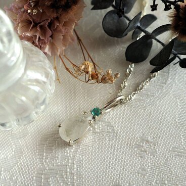 ユークレース＋エメラルド シルバー 天然石ペンダント｜シンプル・爪留め｜デイリーユース・レディース