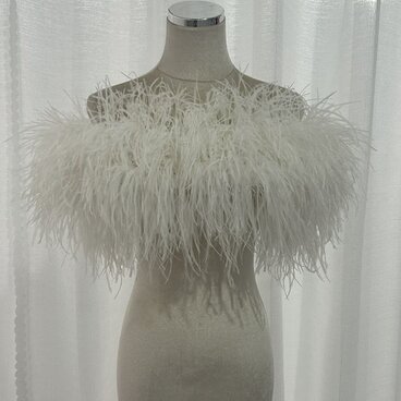 取り外しオフショルダー オーストリッチ オフホワイト 編み上げ エアリー感 結婚式 前撮り