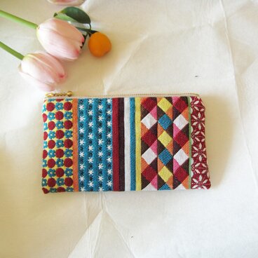 フランス生地　カラフルな刺繍とドット　盛りだくさんの素敵なポーチ　（MS）コスメ入れ