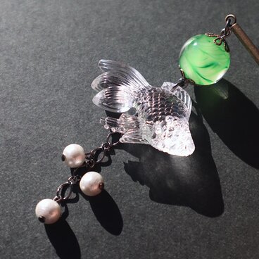 かんざし とんぼ玉と金魚 一本 グリーン 緑 浴衣や着物に映える ヘアーアクセサリー