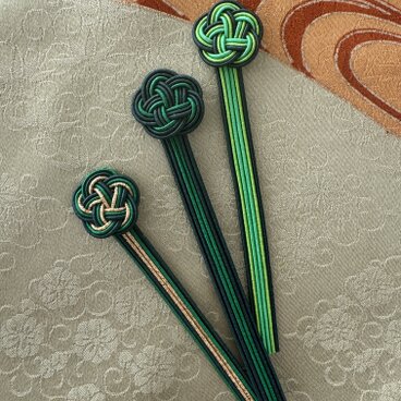絹巻き水引梅結びのしおり・緑3本setです♪