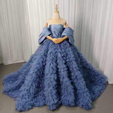 豪華！カラードレス ブルー ベアトップ ドロップショルダー 柔らかく重ねたチュールスカート 編み上げ 前撮り