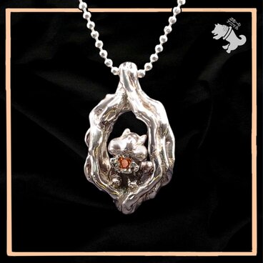 リスの雨宿り シルバーネックレス リス  シマリス エゾリス 動物 小動物 アニマル ペット シルバーアクセサリー 箱