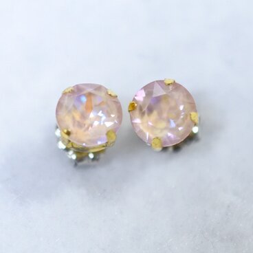 スワロフスキー・チャトンのピアス（6mm・ クリスタル ダスティピンク ディライト・チタンポスト）