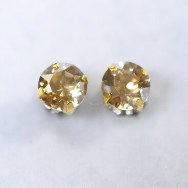 スワロフスキー・チャトンのピアス（6mm・ ゴールドシャドー・チタンポスト）のコピーのコピーのコピー